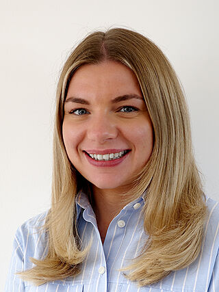 Olivia Smith headshot